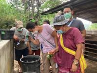 7/5/66 รพ.สต.บ้านสันป่าไร่ร่วมกับอาสาสมัครสาธารณสุขและชาวบ้าน หมู่ที่2 บ้านตีนธาตุ,หมู่ที่ 3 บ้านป่าไร่เหนือและหมู่ที่ 5 บ้านสันป่าไร่ รณรงค์สำรวจและทำลายแหล่งเพาะพันธ์ลูกน้ำยุงลาย