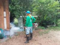 18/7/66 จนท.รพ.สต.บ้านสันป่าไร่ร่วมกับผู้นำชุมชน อบต.พระธาตุ อสม.และประชาชน ม.3บ้านป่าไร่เหนือ รณรงค์สำรวจและทำลายแหล่งเพาะพันธ์ลูกน้ำยุงลายและพ่นสารเคมีกำจัดยุงตัวแก่ทั้งหมู่บ้านเนื่องในวันสวรรคตของสมเด็จย่า