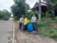 18/7/66 จนท.รพ.สต.บ้านสันป่าไร่ร่วมกับผู้นำชุมชน อบต.พระธาตุ อสม.และประชาชน ม.3บ้านป่าไร่เหนือ รณรงค์สำรวจและทำลายแหล่งเพาะพันธ์ลูกน้ำยุงลายและพ่นสารเคมีกำจัดยุงตัวแก่ทั้งหมู่บ้านเนื่องในวันสวรรคตของสมเด็จย่า