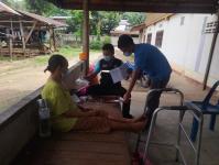 21766 จนท.รพ.สต.บ้านสันป่าไร่ร่วมกับจนท.รพ.แม่ระมาด ติดตามเยี่ยมบ้านผู้ป่วยวัณโรค จำนวน 2 ราย