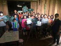 31766 จนท.รพ.สต.บ้านสันป่าไร่ร่วมกับจนท.MP บ้านบือละพอ รณรงค์เจาะเลือดเพื่อค้นหาผู้ป่วยโรคมาลาเรียพร้อมทั้งแจกมุ้งชุบน้ำยาที่ ม.7 บ้านพะนิกรี