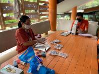 16-18866 จนท.รพ.สต.บ้านสันป่าไร่ ให้ความรู้เกี่ยวกับโรคหนอนพยาธิและตรวจอุจจาระเพื่อค้นหาไข่พยาธิในพื้นที่โครงการพระราชดำริโรงเรียนจาตุรจินดา จำนวน 112 คนพบไข่พยาธิไส้เดือน 2 คน แส้ม้า 4 คนและโรงเรียนบ้านสี่หลัง จำนวน 31 คน พบไข่พยาธิไส้เดือน 1 คน