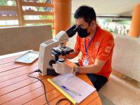 16-18866 จนท.รพ.สต.บ้านสันป่าไร่ ให้ความรู้เกี่ยวกับโรคหนอนพยาธิและตรวจอุจจาระเพื่อค้นหาไข่พยาธิในพื้นที่โครงการพระราชดำริโรงเรียนจาตุรจินดา จำนวน 112 คนพบไข่พยาธิไส้เดือน 2 คน แส้ม้า 4 คนและโรงเรียนบ้านสี่หลัง จำนวน 31 คน พบไข่พยาธิไส้เดือน 1 คน