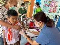 23/8/66 รพ.สต.บ้านสันป่าไร่ ติดตามฉีดวัคซีนนักเรียน (รอบสอง) จำนวน 5 โรงเรียน รวมนักเรียน 40 คน