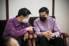 นายก อบจ.ตาก นำวัคซีน Moderna (รอบแรก) ลงพื้นที่ฉีดให้กับประชาชนกลุ่มเปราะบาง ในพื้นที่อำเภอบ้านตาก จังหวัดตาก