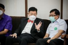 นายก อบจ.ตาก นำวัคซีน Moderna (รอบแรก) ลงพื้นที่ฉีดให้กับประชาชนกลุ่มเปราะบาง ในพื้นที่อำเภอบ้านตาก จังหวัดตาก