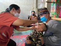 21966 รพ.สต.บ้านสันป่าไร่ ออกหน่วยฉีดวัคซีนเด็กอายุแรกเกิด ถึง 5 ปี และ นักเรียนชั้น ป.6 เขตหมู่ 6 บ้านห้วยกระทิง รวม 13 ราย