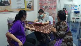 24/10/66 ช่วงบ่าย รพ.สต.บ้านสันป่าไร่ ร่วมกับ แพทย์ และ ทีม รพ.แม่ระมาด จ่ายยาผู้ป่วยโรคเบาหวาน ที่รับยาที่ รพ.สต.จำนวน 22 ราย มีกิจกรรมแลกเปลี่ยนเรียนรู้,แจ้งผลการตรวจเลือด/ผลการตรวจ EKG ประจำปี,จ่ายยา,ตรวจสุขภาพช่องปาก,นับจำนวนยาและทบทวนความเข้าใจการทาน