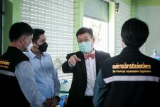 นายก อบจ.ตาก นำวัคซีน Moderna (รอบแรก) ลงพื้นที่ฉีดให้กับประชาชนกลุ่มเปราะบาง ในพื้นที่อำเภอท่าสองยาง จังหวัดตาก