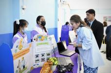 รองนายกองค์การบริหารส่วนจังหวัดตาก เป็นประธานในพิธีมอบสื่อการเรียนการสอน (ประเภทสื่อเทคโนโลยีสารสนเทศ , สื่อวิทยาศาสตร์ และสื่อวิชาชีพ) ณ  ห้องประชุมเฉลิมพระเกียรติฯ โรงเรียนชุมชนชลประทานรังสรรค์ อำเภอสามเงา จังหวัดตาก 