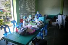 นายก อบจ.ตาก นำวัคซีน Moderna (รอบแรก) ลงพื้นที่ฉีดให้กับประชาชนกลุ่มเปราะบาง ในพื้นที่อำเภอท่าสองยาง จังหวัดตาก