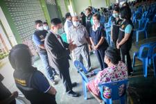 นายก อบจ.ตาก นำวัคซีน Moderna (รอบแรก) ลงพื้นที่ฉีดให้กับประชาชนกลุ่มเปราะบาง ในพื้นที่อำเภอท่าสองยาง จังหวัดตาก