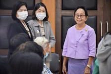 นางแสงทอง อรุณ ผู้ทรงคุณวุฒิองค์การบริหารส่วนจังหวัดตาก เป็นประธานเปิดโครงการส่งเสริมการพัฒนาคุณภาพชีวิตผู้สูงอายุ ประจำปีงบประมาณ 2567 รุ่นที่ 1