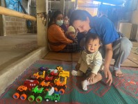 1/11/67 รพ.สต.บ้านสันป่าไร่ ออกหน่วยฉีดวัคซีนเด็กอายุ 2 เดือน ถึง 4 ปี เขต สสช.ห้วยกระทิง ที่ หมู่ 6 บ้านห้วยกระทิง จำนวน 14 ราย และ เจาะเลือดตรวจ Hct , จ่ายยา para syr , ferrous syr , แจกของเล่นให้เด็ก ๆ ทุกคน