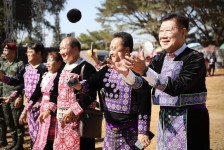 นายกองค์การบริหารส่วนจังหวัดตาก เข้าร่วมพิธีเปิดงาน โครงการส่งเสริมและสืบสานประเพณีปีใหม่ม้ง ประจำปี พ.ศ. 2567