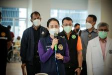 นายก อบจ.ตาก นำวัคซีน Moderna (รอบแรก) ลงพื้นที่ฉีดให้กับประชาชนกลุ่มเปราะบาง ในพื้นที่อำเภอแม่สอด และอำเภอพบพระ จังหวัดตาก