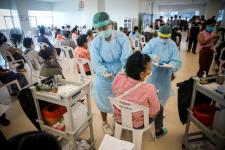 นายก อบจ.ตาก นำวัคซีน Moderna (รอบแรก) ลงพื้นที่ฉีดให้กับประชาชนกลุ่มเปราะบาง ในพื้นที่อำเภอแม่สอด และอำเภอพบพระ จังหวัดตาก