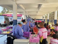 15/ก.พ./67 จนท.ทันตสาธารณสุข รพ.สต.บ้านสันป่าไร่ ร่วมกับทีมทันตสาธารณสุข อ.แม่ระมาด ออกหน่วยทันตกรรมเคลื่อนที่ ที่รร.บ้านป่าไร่เหนือ มีการให้บริการนักเรียน จำนวน 84 ราย ดังนี้ ขูดหินน้ำลาย จำนวน 56 ราย อุดฟัน จำนวน 44 ราย 90 ซี่ เคลือบหลุมร่องฟัน จำนวน 25