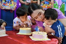  นายกองค์การบริหารส่วนจังหวัดตาก เป็นประธานเปิดโครงการมหัศจรรย์ 1,000 วันแรกแห่งชีวิต เฉลิมพระเกียรติสมเด็จพระนางเจ้าสิริกิติ์ พระบรมราชินีนาถ พระบรมราชชนนีพันปีหลวง ของสถานีอนามัยเฉลิมพระเกียรติ ๖๐ พรรษา นวมินทราชินี ตำบลแม่จะเรา