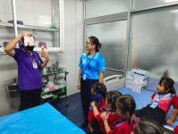 13367 จนท.รพ.สต.บ้านสันป่าไร่ ร่วมต้อนรับคณะครูและนักเรียน ศพด.บ้านป่าไร่เหนือ ที่ได้มาศึกษาดูงานที่ รพ.สต.บ้านสันป่าไร่