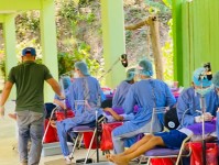 13 มี.ค.67 จนท.ทันตสาธารณสุข รพ.สต.บ้านสันป่าไร่ ร่วมกับทีมทันตกรรม อ.แม่ระมาด ออกหน่วยทันตกรรมเคลื่อนที่ รร.บ้านห้วยกระทิง ให้บริการรักษาทางทันตกรรมแก่นักเรียน จำนวน 69 รายและคณะครู จำนวน 5 ราย มีรายละเอียด ดังนี้ ขูดหินน้ำลาย จำนวน 40 ราย อุดฟัน จำนวน 2