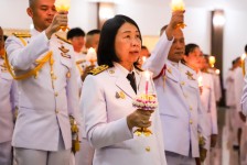 รองปลัดองค์การบริหารส่วนจังหวัดตาก พร้อมด้วยเจ้าหน้าที่ องค์การบริหารส่วนจังหวัดตาก เข้าร่วมพิธีพิธีถวายเครื่องราชสักการะ วางพานพุ่ม และจุดเทียนถวายพระพรชัยมงคล สมเด็จพระนางเจ้าฯ พระบรมราชินี