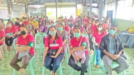 27 มิ.ย.67 รพ.สต.บ้านสันป่าไร่จัดอบรมโครงการชุมชนปลอดสเตียรอยด์ โดยมีผู้เข้าร่วมอบรม จำนวน 100 คน ประกอบด้วยแกนนำชุมชน เครือข่ายคุ้มครองผู้บริโภค เจ้าของร้านขายของชำและประชาชนทั่วไป ณ โรงเรียนบ้านสันป่าไร่ โดยได้รับการสนับสนุนวิทยากรจาก รพ.แม่ระมาดและงบปร