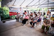 นายก อบจ.ตาก นำวัคซีน Moderna (รอบแรก) ลงพื้นที่ฉีดให้กับประชาชนกลุ่มเปราะบาง ในพื้นที่อำเภอสามเงา จังหวัดตาก