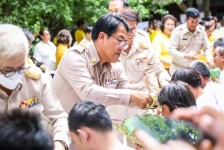 ปลัดองค์การบริหารส่วนจังหวัดตาก เข้าร่วมในพิธีพิธีปลงผมโครงการบรรพชาอุปสมบท เฉลิมพระเกียรติพระบาพสมเด็จพระเจ้าอยู่หัว เนื่องในโอกาสพระราชพิธีมหามงคลเฉลิมพระชนมพรรษา 6 รอบ 28 กรกฎาคม 2567