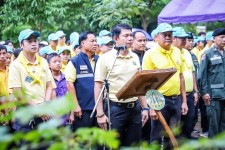 ปลัดองค์การบริหารส่วนจังหวัดตาก เข้าร่วมโครงการปลูกฟื้นฟูระบบนิเวศป่าไม้ (แบบมิยาวากิ) และการสร้างฝ่ายชะลอน้ำเฉลิมพระเกียรติพระบาทสมเด็จพระเจ้าอยู่หัว เนื่องในโอกาสพระราชพิธีมหามงคลเฉลิมพระชนมพรรษา 6 รอบ 28 กรกฎาคม 2567