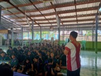 7 ส.ค. 67 นางเสาร์แก้ว อ่วมพิทยา เจ้าพนักสาธารณสุข รพ.สต.บ้านสันป่าไร่ร่วมกับนายวิทวัส ตาคำ ประธานเครือข่ายคนต่อชีวิต ได้เป็นวิทยากรให้ความรู้เรื่องยาเสพติด แก่นักเรียนโรงเรียนบ้านสันป่าไร่