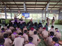 7 ส.ค. 67 นางเสาร์แก้ว อ่วมพิทยา เจ้าพนักสาธารณสุข รพ.สต.บ้านสันป่าไร่ร่วมกับนายวิทวัส ตาคำ ประธานเครือข่ายคนต่อชีวิต ได้เป็นวิทยากรให้ความรู้เรื่องยาเสพติด แก่นักเรียนโรงเรียนบ้านสันป่าไร่