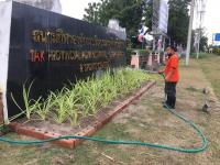 ดำเนินการปรับปรุงภูมิทัศน์พร้อมจัดแต่งสวน บริเวณทางเข้า อบจ.ตาก