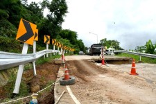 รองนายกองค์การบริหารส่วนจังหวัดตาก ลงพื้นที่ตรวจถนนสายทาง ตก.ถ๑-๐๐๓๑ บ้านแม่ระมาดน้อย - บ้านสันป่าตึง อำเภอแม่ระมาด จังหวัดตาก