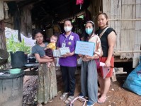 15 ส.ค.67 นางเสาร์แก้ว อ่วมพิทยา เจ้าพนักงานสาธารณสุข รพ.สต.บ้านสันป่าไร่ ร่วมกับเครือข่ายแม่ยุคใหม่ใส่ใจสุขภาพ เยี่ยมหญิงหลังคลอดและหญิงตั้งครรภ์ ม.5 บ้านสันป่าไร่ จำนวน 2 คนและมอบนมจืดแก่เด็กอายุ 0-6 ปี ที่มีน้ำหนักตกเกณฑ์ ม.2 บ้านตีนธาตุ ม.3 บ้านป่าไร่