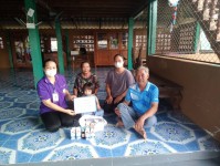 15 ส.ค.67 นางเสาร์แก้ว อ่วมพิทยา เจ้าพนักงานสาธารณสุข รพ.สต.บ้านสันป่าไร่ ร่วมกับเครือข่ายแม่ยุคใหม่ใส่ใจสุขภาพ เยี่ยมหญิงหลังคลอดและหญิงตั้งครรภ์ ม.5 บ้านสันป่าไร่ จำนวน 2 คนและมอบนมจืดแก่เด็กอายุ 0-6 ปี ที่มีน้ำหนักตกเกณฑ์ ม.2 บ้านตีนธาตุ ม.3 บ้านป่าไร่