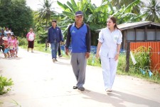 รองนายกองค์การบริหารส่วนจังหวัดตาก นำเครื่องจักรกลและพนักงานขับพร้อมน้ำมันเชื้อเพลิง ลงพื้นที่เพื่อปฏิบัติงานปรับปรุงขุดลอกคลองส่งน้ำในพื้นที่หมู่ที่ 8 บ้านน้ำดิบควง ต.โป่งแดง อ.เมืองตาก จ.ตาก