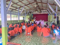 18 ก.ค. 67 นส.พนิดา ตลับทอง จพ.ทันตาภิบาลปฏิบัติการพร้อมด้วยนส.โสภา วรนารถวิชัย ผู้ช่วยทันตกรรม รพ.สต.บ้านสันป่าไร่ จัดกิจกรรมฟันสะอาดเหงือกแข็งแรงนักเรียนโรงเรียนบ้านสันป่าไร่ชั้นม.1 จำนวน 32 ราย พร้อมทั้งตรวจสุขภาพช่องปากและให้ทันตสุขศึกษานักเรียนม.2และ