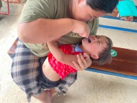 3 ส.ค. 67 นส.พนิดา ตลับทอง จพ.ทันตาภิบาลปฏิบัติการพร้อมด้วยนส.โสภา วรนารถวิชัย ผู้ช่วยทันตกรรม รพ.สต.บ้านสันป่าไร่ เป็นวิทยากรให้ความรู้กิจกรรมทันตสุขภาพที่ศพด.บ้านป่าไร่เหนือและตรวจสุขภาพช่องปากพร้อมทั้งเคลือบฟลูออไรด์จำนวน 32 ราย