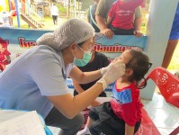 3 ส.ค. 67 นส.พนิดา ตลับทอง จพ.ทันตาภิบาลปฏิบัติการพร้อมด้วยนส.โสภา วรนารถวิชัย ผู้ช่วยทันตกรรม รพ.สต.บ้านสันป่าไร่ เป็นวิทยากรให้ความรู้กิจกรรมทันตสุขภาพที่ศพด.บ้านป่าไร่เหนือและตรวจสุขภาพช่องปากพร้อมทั้งเคลือบฟลูออไรด์จำนวน 32 ราย