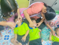 17 ส.ค. 67 นส.พนิดา ตลับทอง จพ.ทันตาภิบาลปฏิบัติการพร้อมด้วยนส.โสภา วรนารถวิชัย ผู้ช่วยทันตกรรม รพ.สต.บ้านสันป่าไร่ เป็นวิทยากรให้ความรู้กิจกรรมทันตสุขภาพที่ศพด.บ้านห้วยสลุงและตรวจสุขภาพช่องปากพร้อมทั้งเคลือบฟลูออไรด์จำนวน 28 ราย