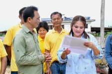 รองนายกองค์การบริหารส่วนจังหวัดตาก นำเครื่องจักรกลพร้อมน้ำมันเชื้อเพลิง ลงพื้นที่เพื่อปฏิบัติงานในพื้นที่หมู่ที่ 6 ตำบลหนองบัวใต้ อำเภอเมืองตาก จังหวัดตาก