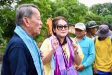 รองนายกองค์การบริหารส่วนจังหวัดตาก ลงพื้นที่ตรวจการปฏิบัติงานของเครื่องจักรกลในพื้นที่ตำบลพระธาตุ อำเภอแม่ระมาด จังหวัดตาก