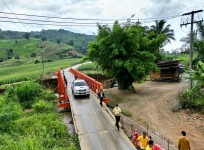  รองนายกองค์การบริหารส่วนจังหวัดตาก ลงพื้นที่สำรวจถนนทางการเกษตร ระยะทาง 6 กิโลเมตร เพื่อใช้เป็นเส้นทางหลัก ตำบลมหาวัน อำเภอแม่สอด จังหวัดตาก 