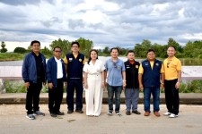 รองนายกองค์การบริหารส่วนจังหวัดตาก ลงพื้นที่ตรวจสอบคอสะพานทรุด สายทางที่ ตก.ถ – 1011 สายทางบ้านวังหวาย - บ้านยางโองน้ำ อำเภอสามเงา จังหวัดตาก