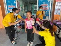 19 ก.ย.67 รพ.สต.บ้านสันป่าไร่ ฉีดวัคซีนนักเรียน ครั้งที่ 1 ให้แก่นักเรียนชั้น ป.1 และ ป.2 ที่ไม่มีประวัติการได้รับวัคซีน จำนวน 39 ราย และนัดฉีดครั้งต่อไป อีก 3 ครั้ง เด็ก ๆ เก่งมาก ๆ น่ารักทุกคนเลย (หมอแจกขนมปลอบใจให้คนละ 2 ชิ้น สำหรับ 2 เข็มนี้)