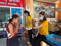 19 ก.ย.67 รพ.สต.บ้านสันป่าไร่ ฉีดวัคซีนนักเรียน ครั้งที่ 1 ให้แก่นักเรียนชั้น ป.1 และ ป.2 ที่ไม่มีประวัติการได้รับวัคซีน จำนวน 39 ราย และนัดฉีดครั้งต่อไป อีก 3 ครั้ง เด็ก ๆ เก่งมาก ๆ น่ารักทุกคนเลย (หมอแจกขนมปลอบใจให้คนละ 2 ชิ้น สำหรับ 2 เข็มนี้)