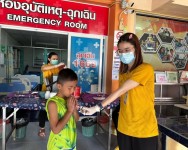 19 ก.ย.67 รพ.สต.บ้านสันป่าไร่ ฉีดวัคซีนนักเรียน ครั้งที่ 1 ให้แก่นักเรียนชั้น ป.1 และ ป.2 ที่ไม่มีประวัติการได้รับวัคซีน จำนวน 39 ราย และนัดฉีดครั้งต่อไป อีก 3 ครั้ง เด็ก ๆ เก่งมาก ๆ น่ารักทุกคนเลย (หมอแจกขนมปลอบใจให้คนละ 2 ชิ้น สำหรับ 2 เข็มนี้)