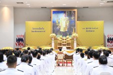 ปลัดองค์การบริหารส่วนจังหวัดตาก เข้าร่วมพิธีทำบุญตักบาตรถวายพระราชกุศล เนื่องใน “วันนวมินทรมหาราช” 