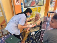 15 ต.ค.67 รพ.สต.บ้านสันป่าไร่ เจาะเลือด(screening lab)ผู้ป่วย NCD กลุ่ม 1 โรคเบาหวาน จำนวน 23 ราย พร้อมทั้งตรวจปัสสาวะ , ตรวจคลื่นไฟฟ้าหัวใจ(EKG) , ตรวจเท้า , วัดรอบเอว , ยืนยันตัวตน(Authen)